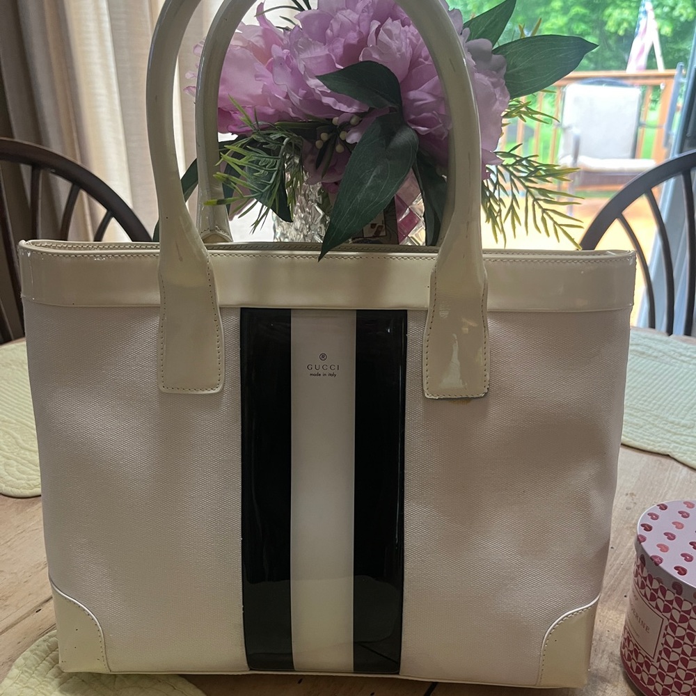 Gucci Black and White Tote Bag Modern Design